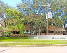 The Glenn Lakes Professional Building