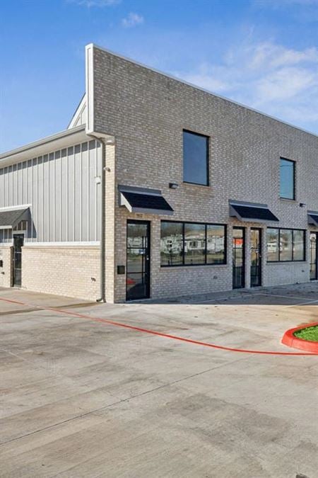 Office space for Sale at 902 E Moore Ave in Terrell