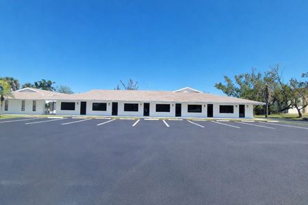 Office space for Sale at 16956 McGregor Blvd in Fort Myers