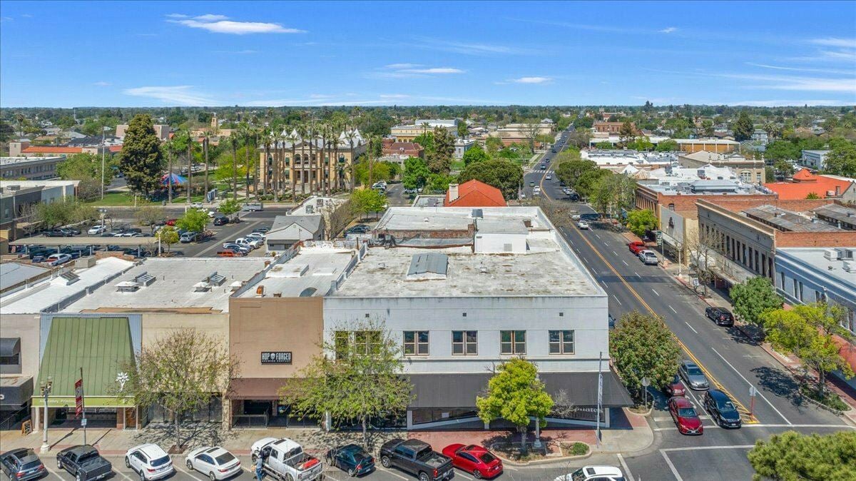 Investment Building in Downtown Hanford, CA
