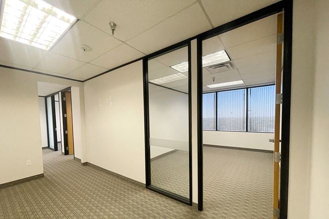 Workstyle Flexible Spaces - 8330-8360 Lyndon B Johnson Fwy