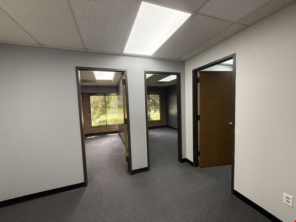 17150 Butte Creek Rd, Houston, TX 77090- 18,847 SF BLDG, 47,916 SF LOT