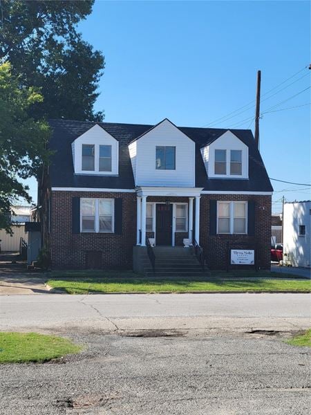 Office space for Sale at 10 S Vann St in Pryor