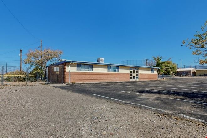 801 Mountain Rd NE