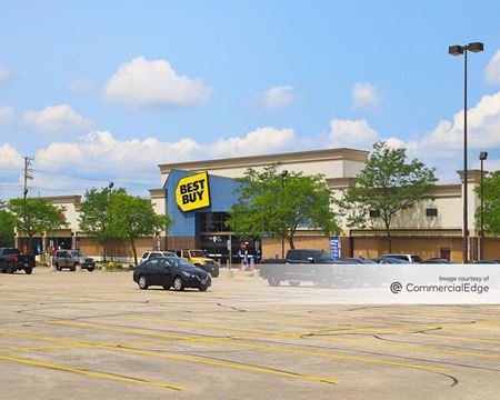 Retail space for Rent at 5764 Northwest Hwy in Crystal Lake