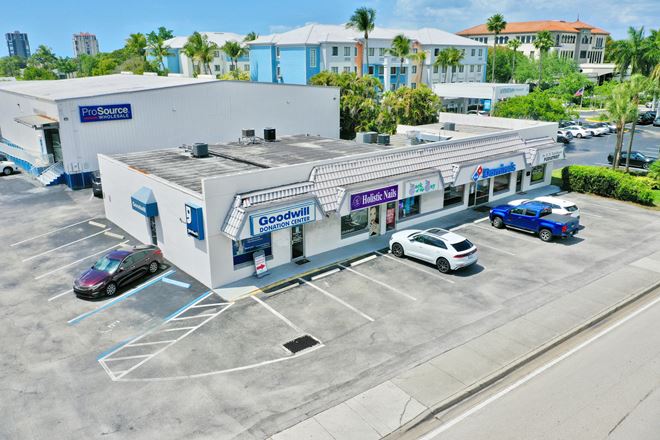 Retail Space in Prime Midtown Naples Location