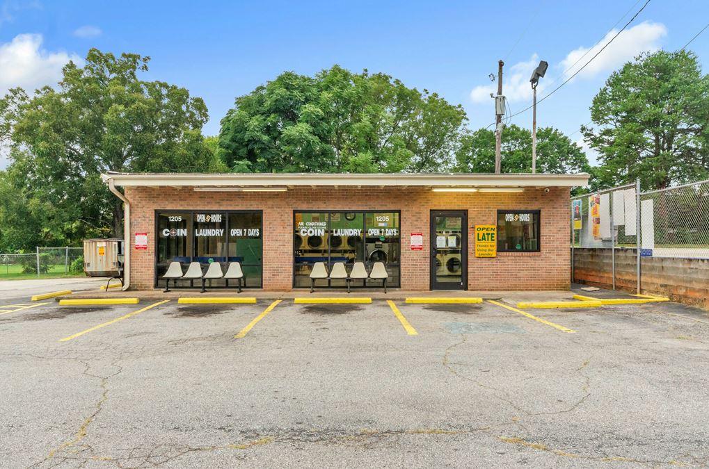 1205 N Franklin - Established Laundromat For Sale w/ Extra Lot