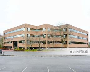 Somerset Hills Corporate Center - 10 Independence Blvd