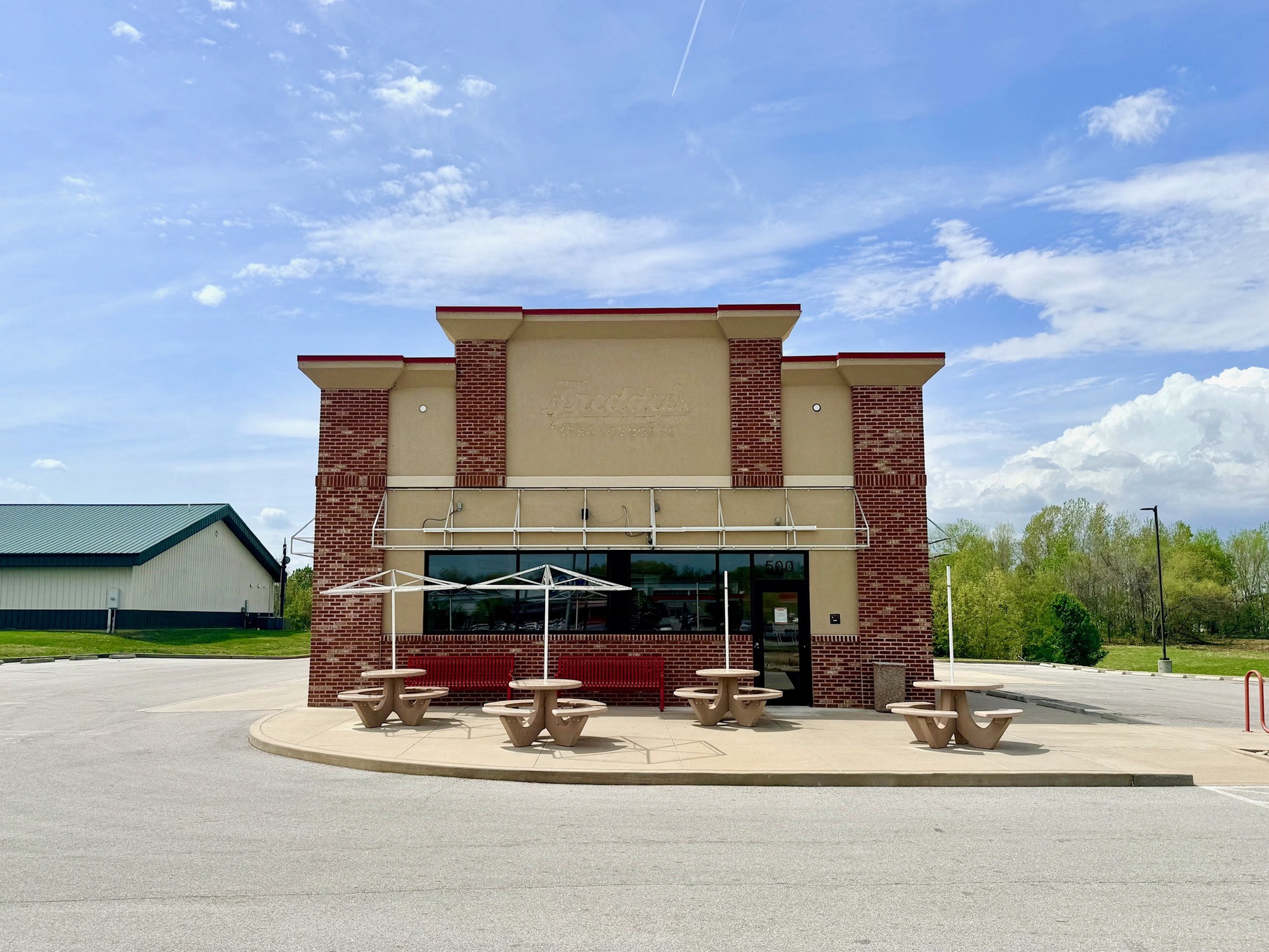 500 N Giant City Rd, Carbondale, IL 62902
