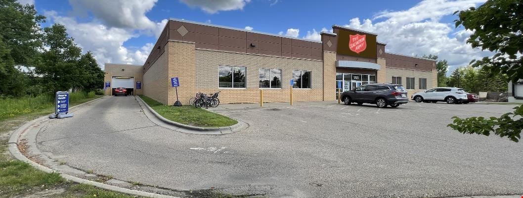 Retail space for Rent at 17625 Kenrick Ave in Lakeville