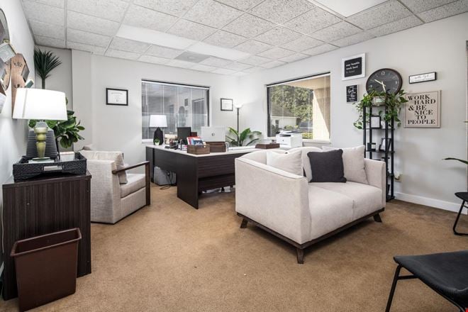 Influx Business Hub - East Arlington