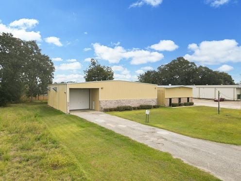 Insulated Industrial Office / Warehouse Near US 90