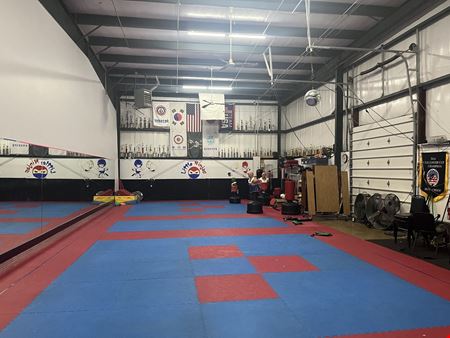 Photo of commercial space at 1627- 1639 Oak Drive in McHenry