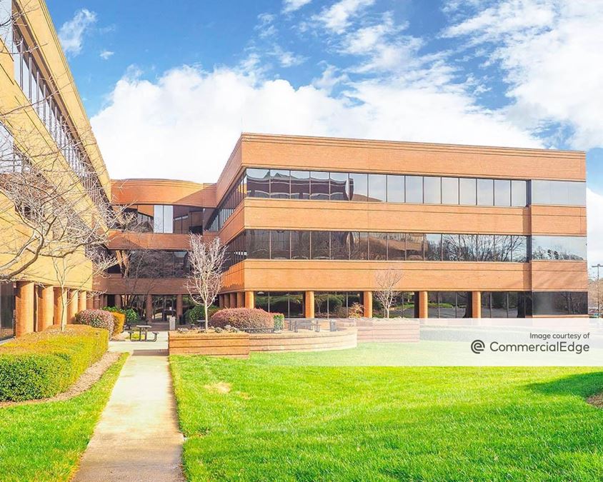 Office Park Patewood - IV