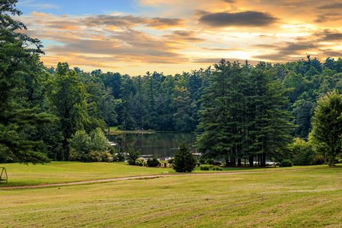 Highland Lake Inn & Resort