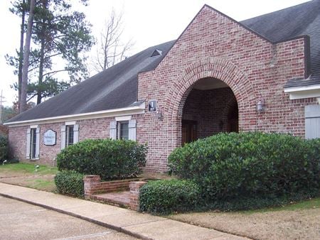 Commercial space for Rent at 1307 Airport Road in Flowood