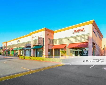 Retail space for Rent at 275 North Moorpark Road East in Thousand Oaks