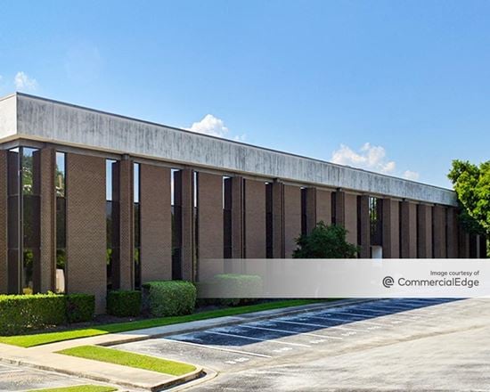 CENTERVIEW CROSSING - BURNET BUILDING