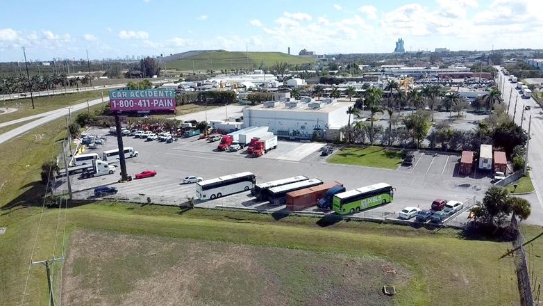 1-2 Acres of Fully Paved Storage and Parking Fronting I-595 & SR-441