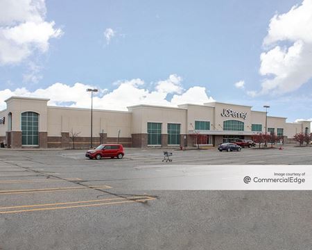 Commercial space for Rent at 300 Town Center Blvd in White Lake