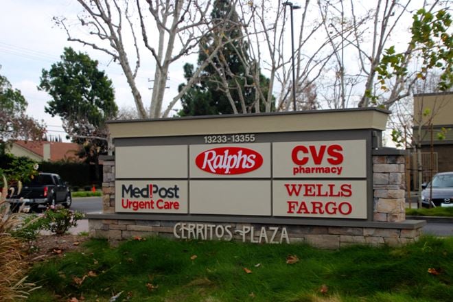 Cerritos Plaza