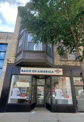 2428 N Lincoln Ave