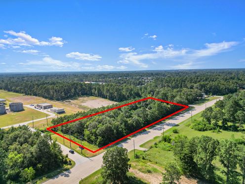 SELLER FINANCING - Prime 3.9 Acre Parcel in Conroe with Frontage – Unrestricted and Ready for Development