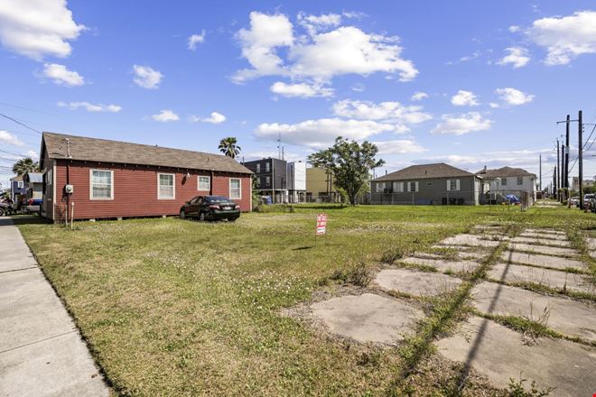 2820 Winnie-Mixed Use