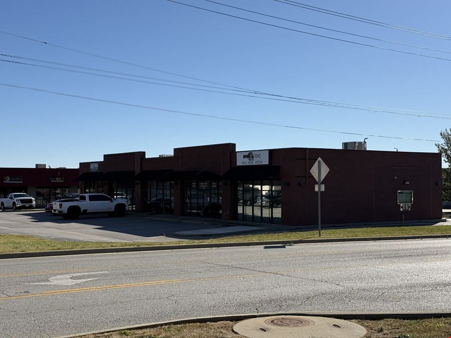 RETAIL CENTER FOR LEASE IN ROGERSVILLE