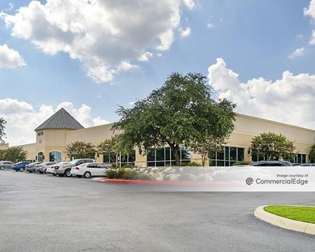 Photo of commercial space at 1672 Independence Drive in New Braunfels