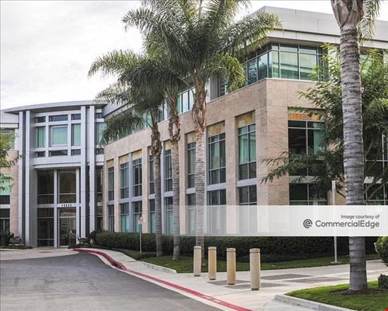 Pacific Plaza - 10935 Vista Sorrento Pkwy