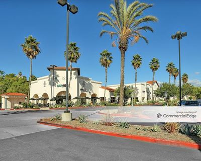 Plaza Pacifica - 979 Avenida Pico