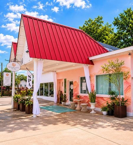Retail space for Sale at 427 Texas 27 in Comfort