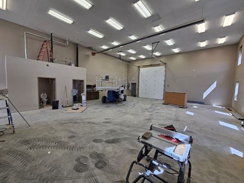 7471 Edgar Industrial Bend - Unit 24
