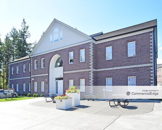 917, 919 & 921 Lakeridge Way SW