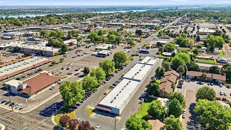 3321 W Kennewick Ave