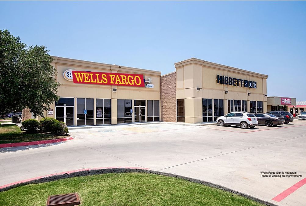 Wells Fargo & Hibbett Sports | Walmart Shadowed | Net Leased | Seguin TX