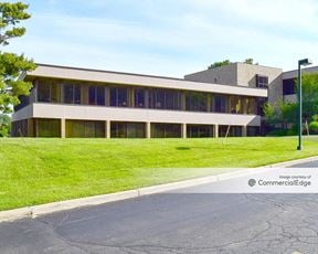 Bloomfield Office Center - 40701 Woodward Avenue