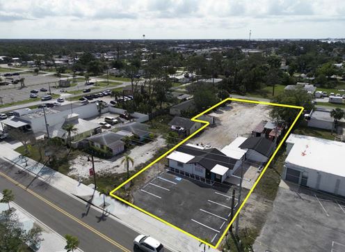 Freestanding Office/Retail on 1/2 Acre