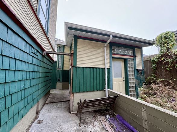 121 Menzies Street