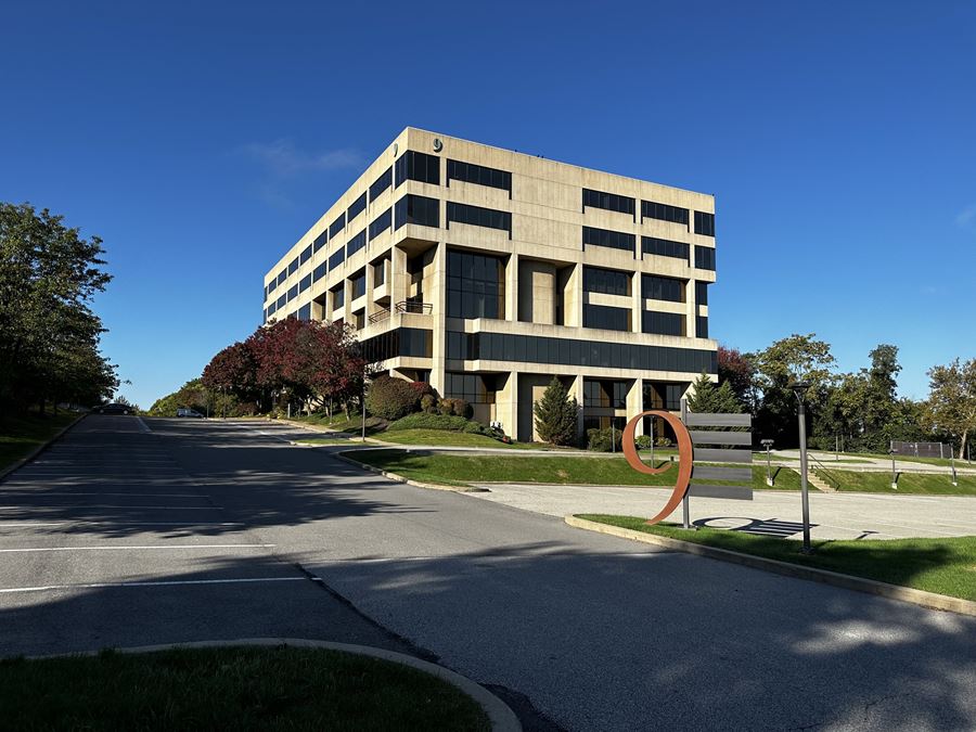 7642 SF Suite 200 Professional Office Space Available in Pittsburgh, PA 15220