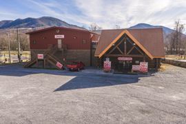 Barnett's Guns & Indoor Range