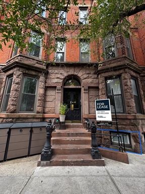 600 SF | 64 7th Avenue | Vanilla Box Office Space with Private Entrance for Lease