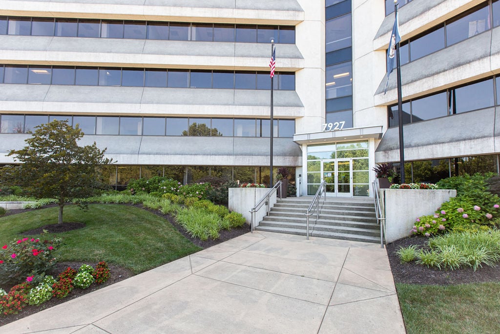 2,958 SF Office Space in McLean, VA Photo
