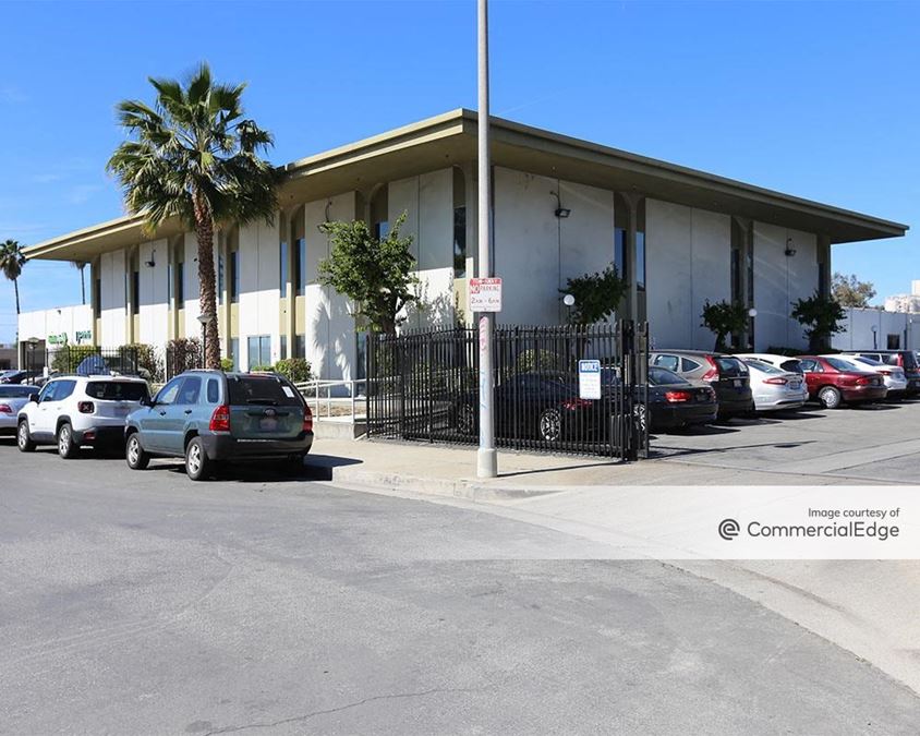 8000 Haskell Avenue, Van Nuys, CA | Industrial Building