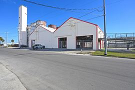 1127 Bowie St.
