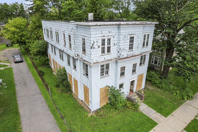 93 Walnut St