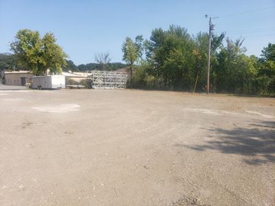 8011 Pinewood Rd