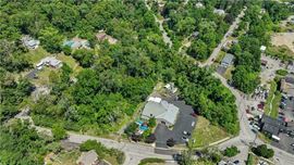 560 Hoover Rd