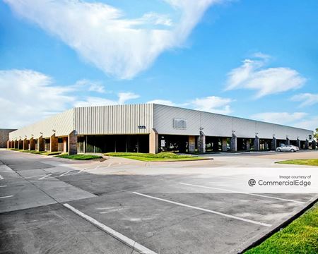Valwood Business Center 1-5 - Carrollton